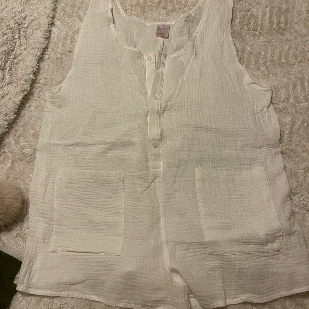 NWOT Xhilaration women’s L white romper swim cover up